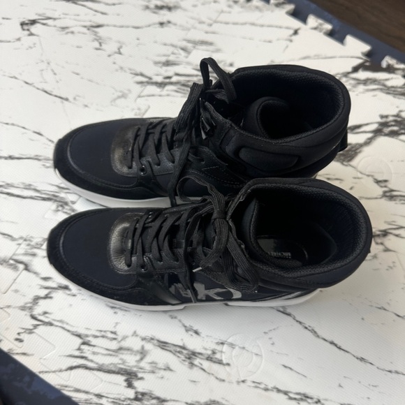 Euc - Michael Kors 2” platform sneakers size 9 - Picture 2 of 12